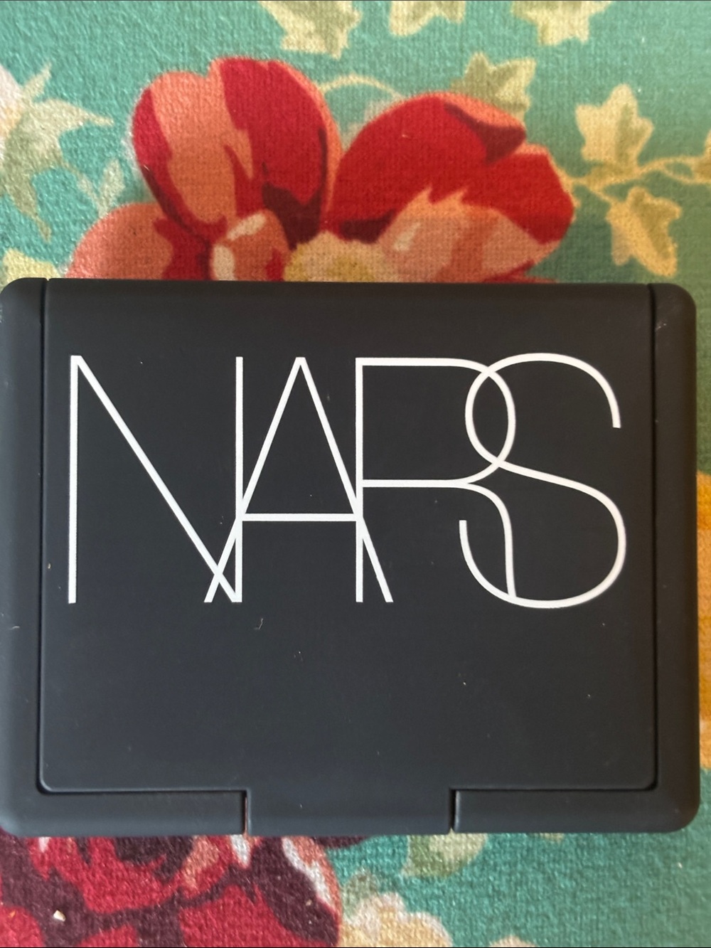 NARS Powder Blush in Shade Behave, NIB - Picture 7 of 7